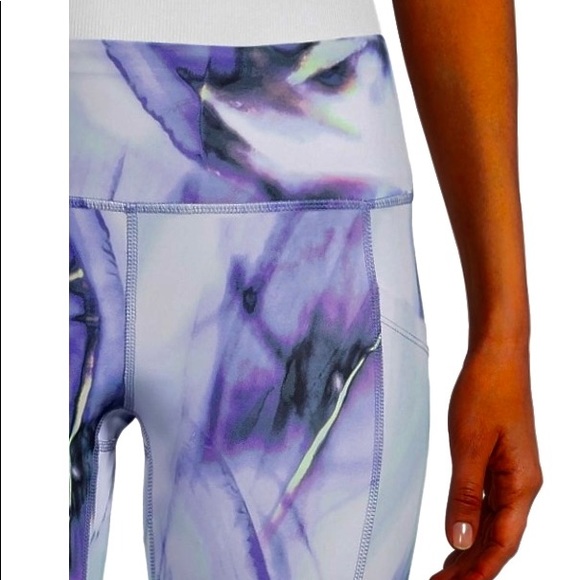 3 piece set
Leggings, Tank top & sports Bra
Size : L - Picture 4 of 8